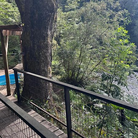 Hotel Salto Del Carileufu Pucón Exterior foto